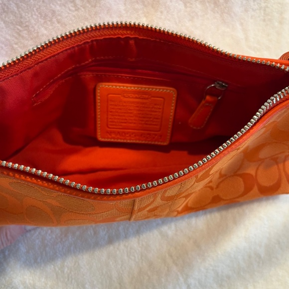 Coach Swinger Bag - Picture 3 of 4